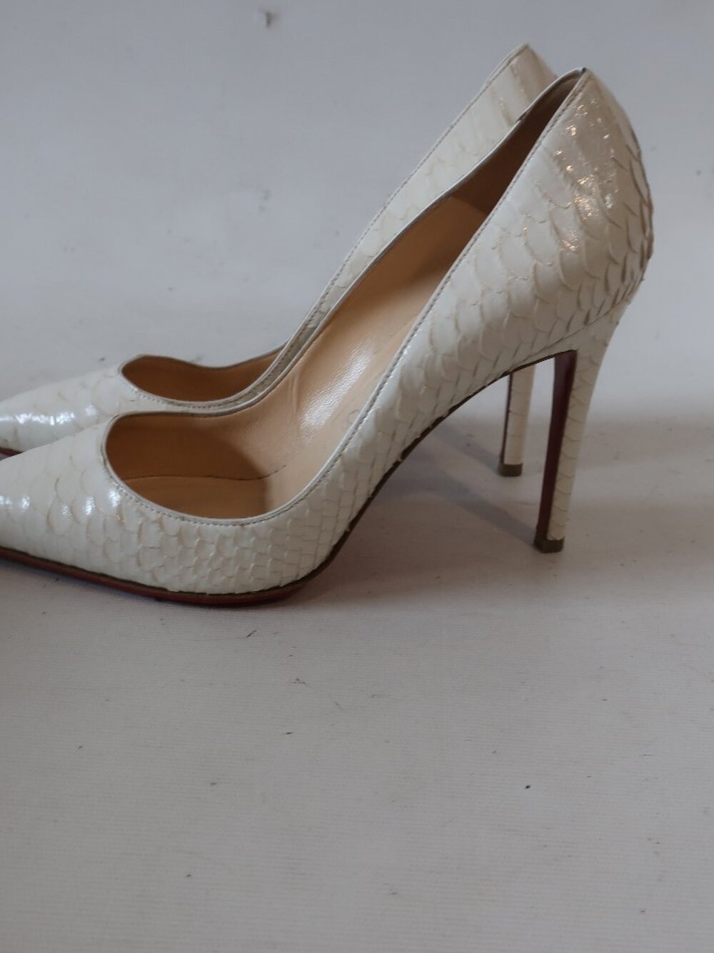 Authentic Christian Louboutin White So Kate Python Leather Heel Pump 38.5 US/8.5 - Picture 8 of 16